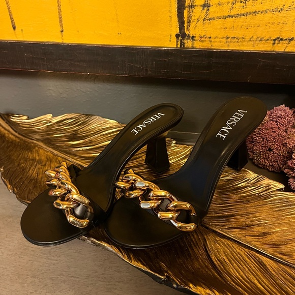 VERSACE MEDUSA CHAIN SANDALS WORN 2 times. - Picture 1 of 11